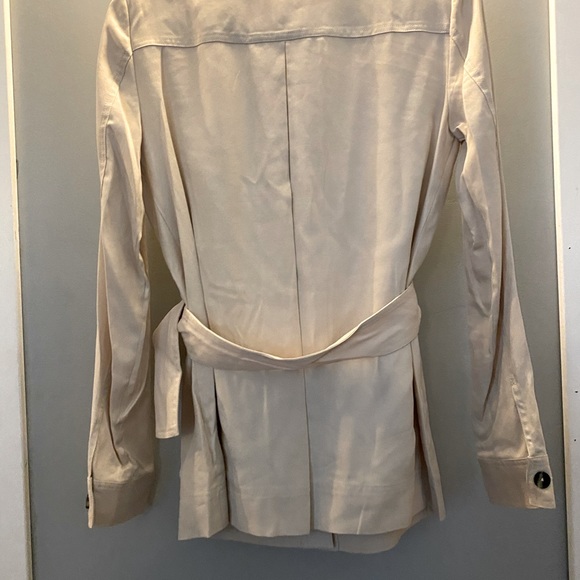 Tristan, beige blouse / jacket with pockets and belt. New without tag. - Picture 3 of 3